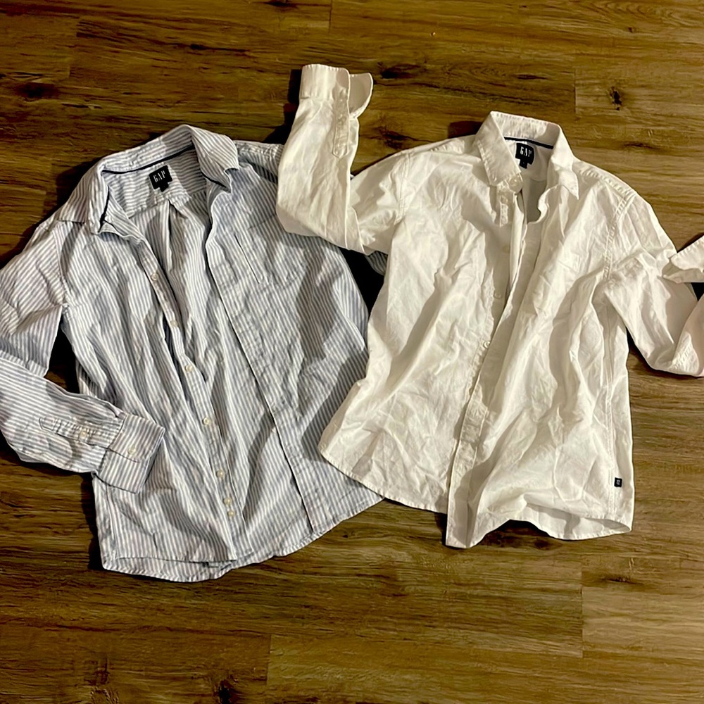 Gap Button Down Shirts